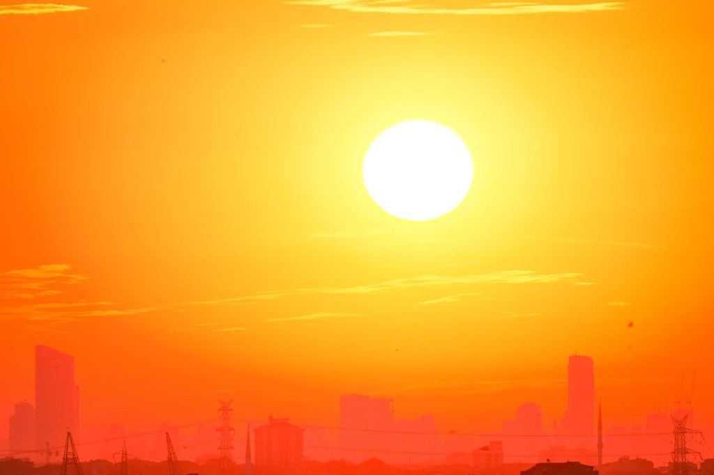 Does Heat Put Your Pregnancy at Risk?