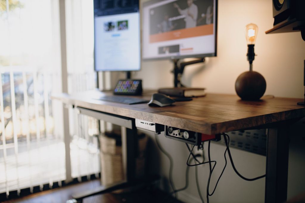 Medical Myths or Facts #72 – Do Sit-Stand Desks Reduce Back Pain at&nbsp;Work?